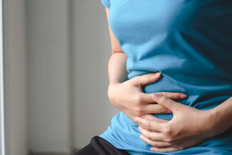 1800ss_getty_rf_woman_stomach_pain (1)